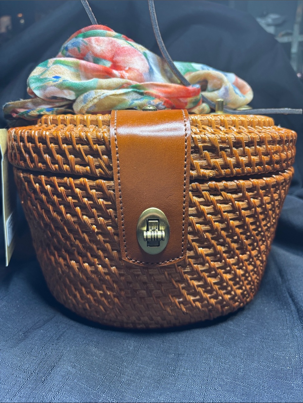 Patricia Nash Purse Bag Woven Round Basket with scarf New! Caselle mirror - Picture 2 of 12